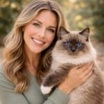 Atlanta customer Stephanie Hall with her cat sharing positive pet store review